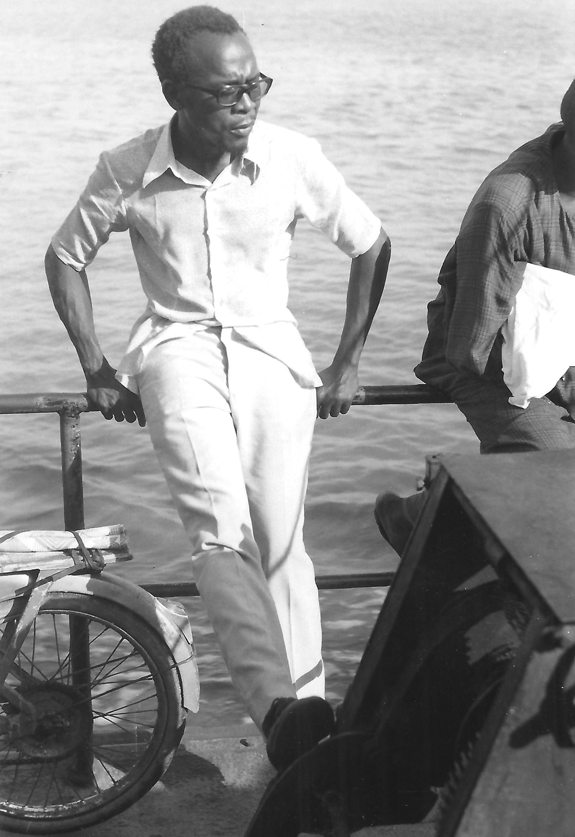 1973   Sitapha Diatta sur le bac de Ziguinchor en Casamance